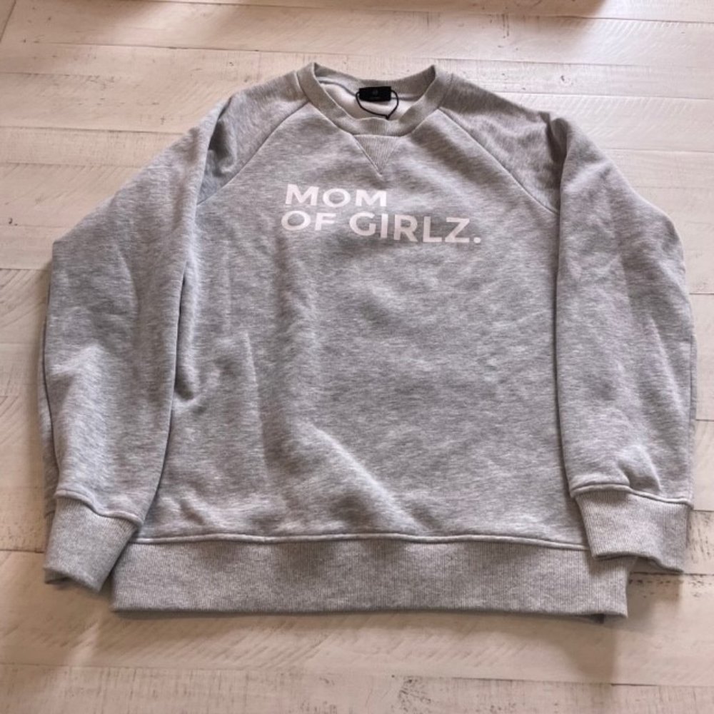 Birdz Mom of Girlz Sweatshirt Small